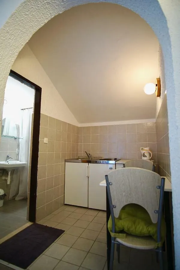 Apartment For 2 P. Trogir