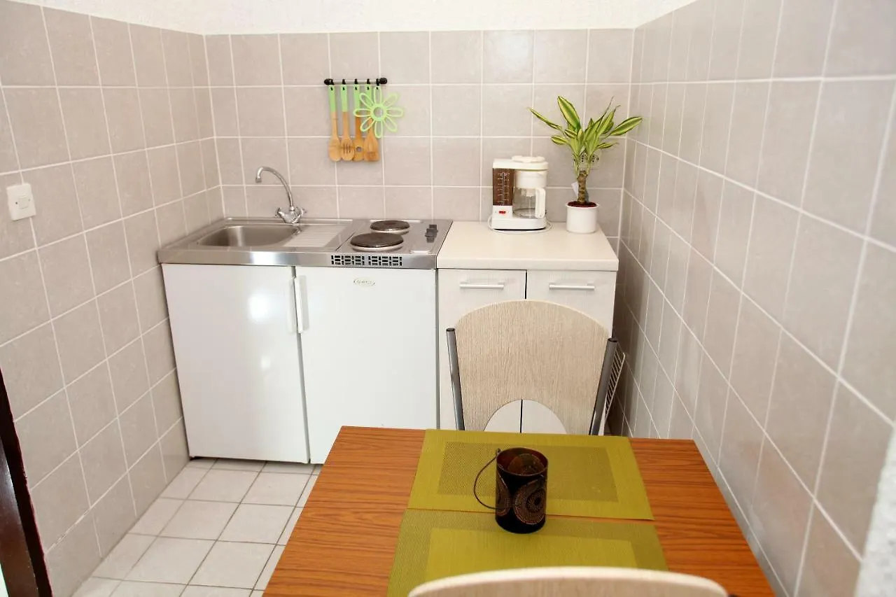 Apartment For 2 P. Trogir